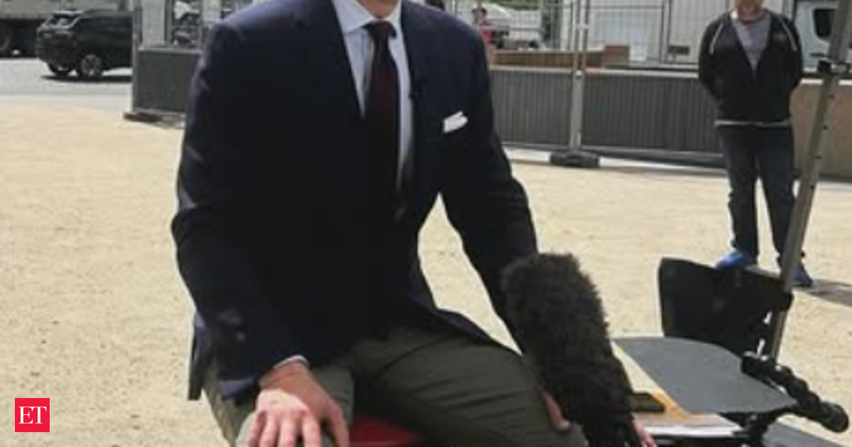 andrew-ross-sorkin-warns-stock-market-crash-echoes-1929-wall-street-patterns,-ai-bubble-concerns-mount