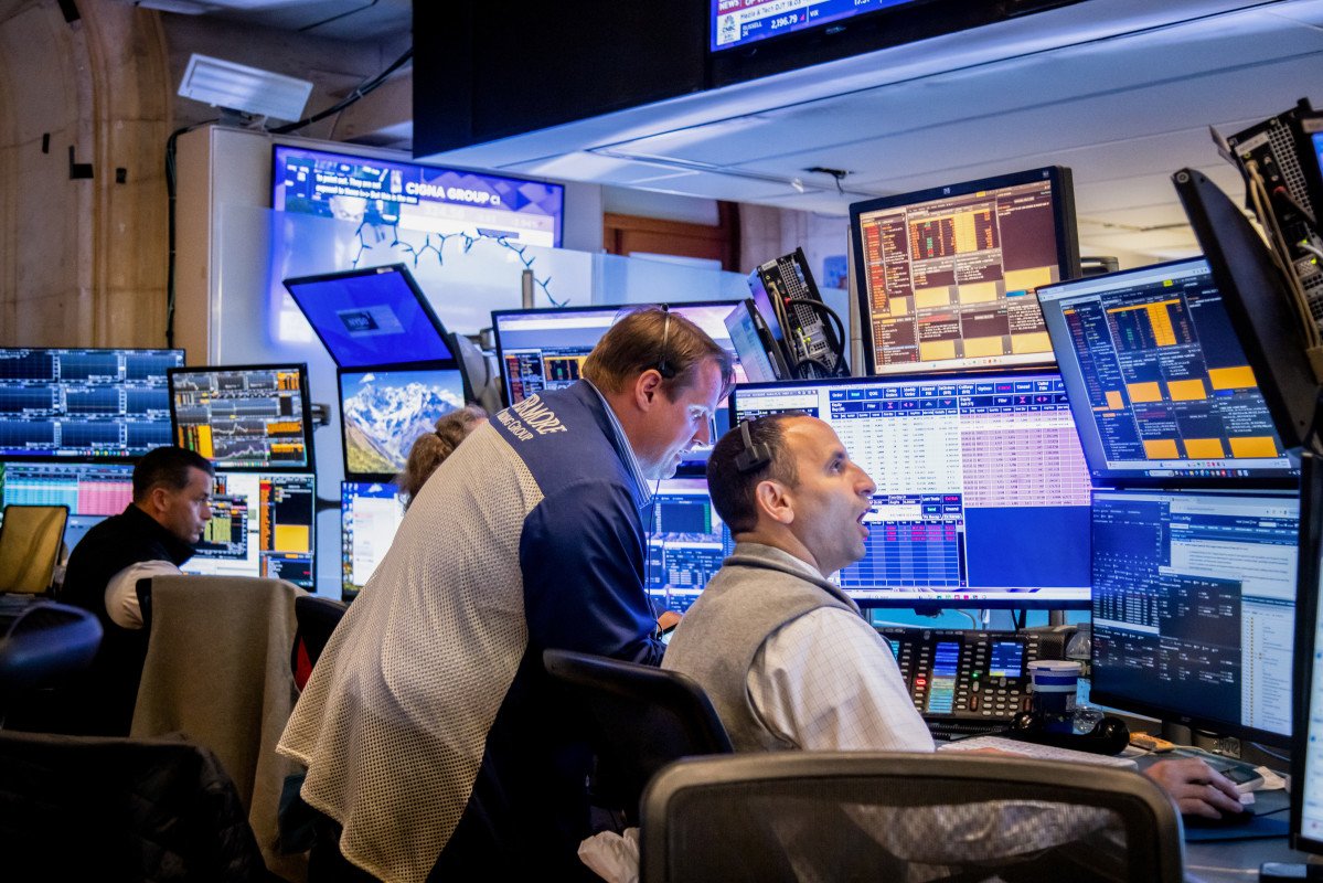 stocks-jump-after-friday’s-big-selloff