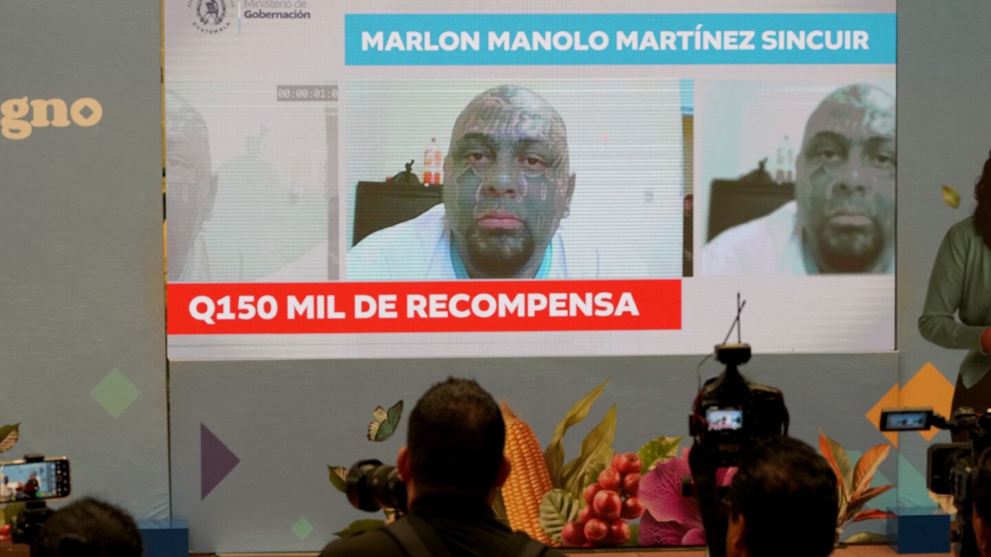 policia-detiene-a-uno-de-los-20-reos-fugados-en-guatemala,-anuncia-destituciones