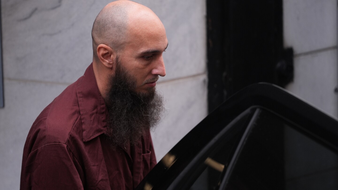 pennsylvania-man-pleads-guilty-in-arson-attack-at-governor’s-mansion-while-shapiro’s-family-slept