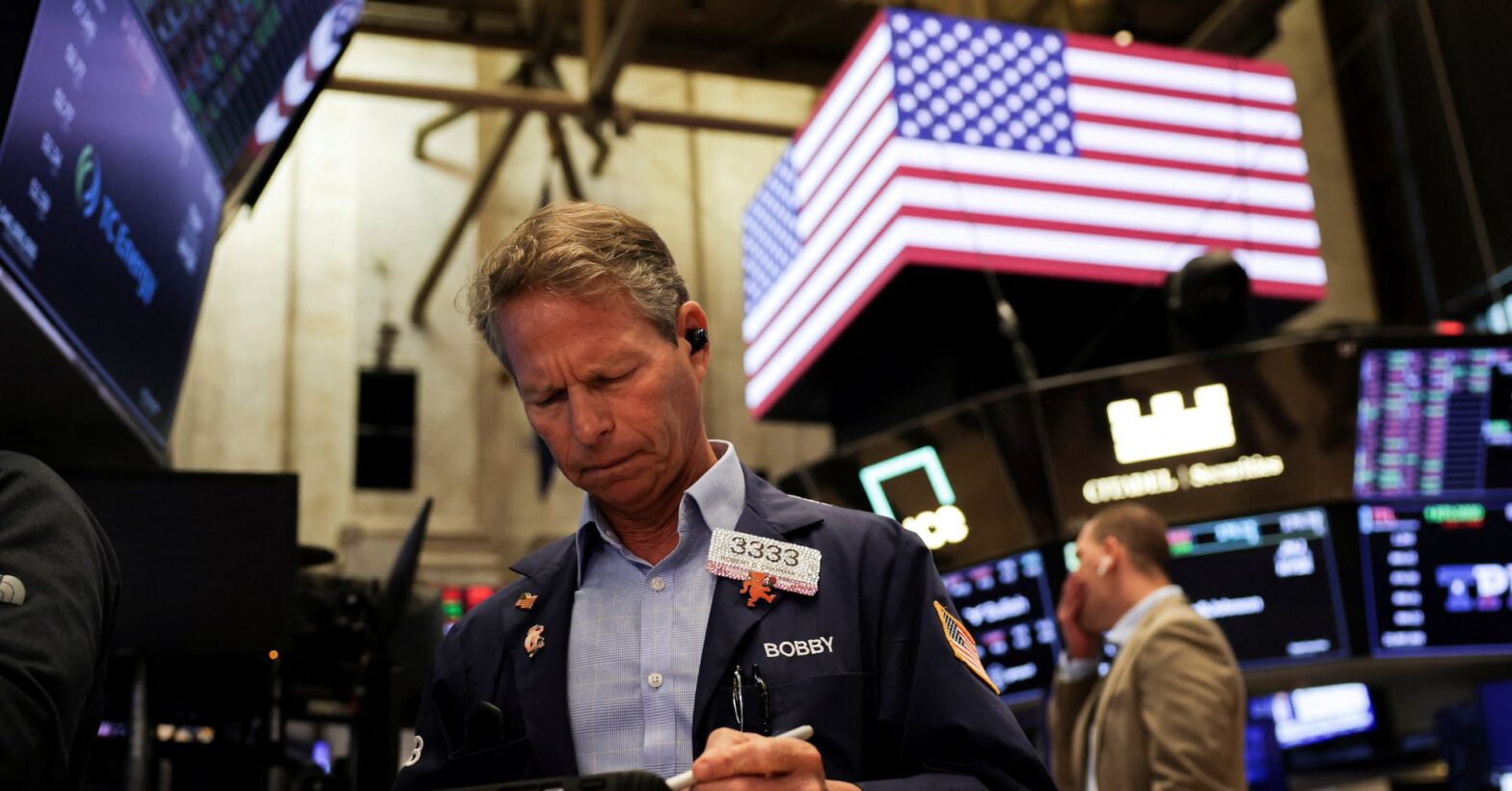 trading-day:-powell-remarks,-bank-results-offer-relief