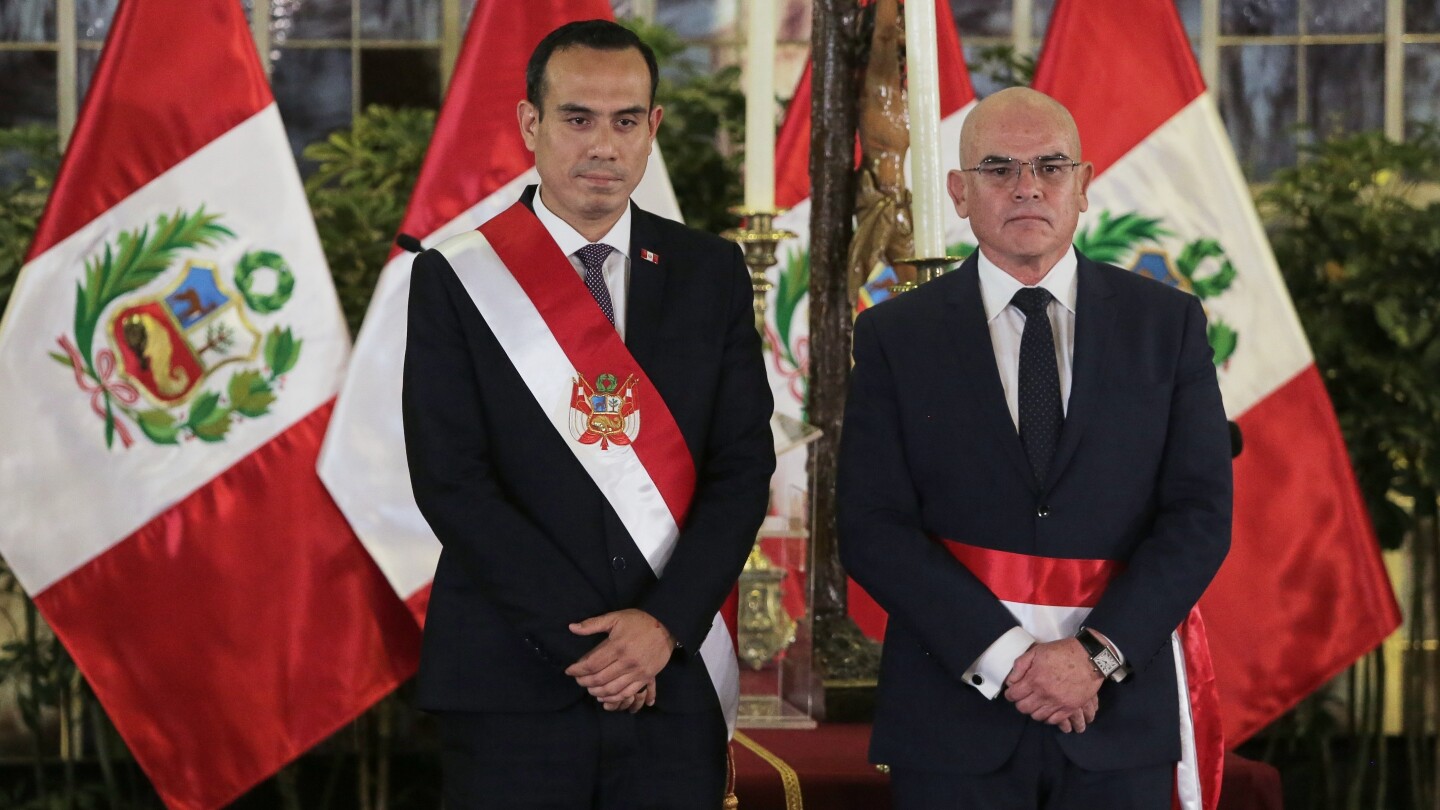 asume-primer-ministro-de-peru-que-califico-a-generacion-z-como-“banda”-que-no-representa-a-juventud
