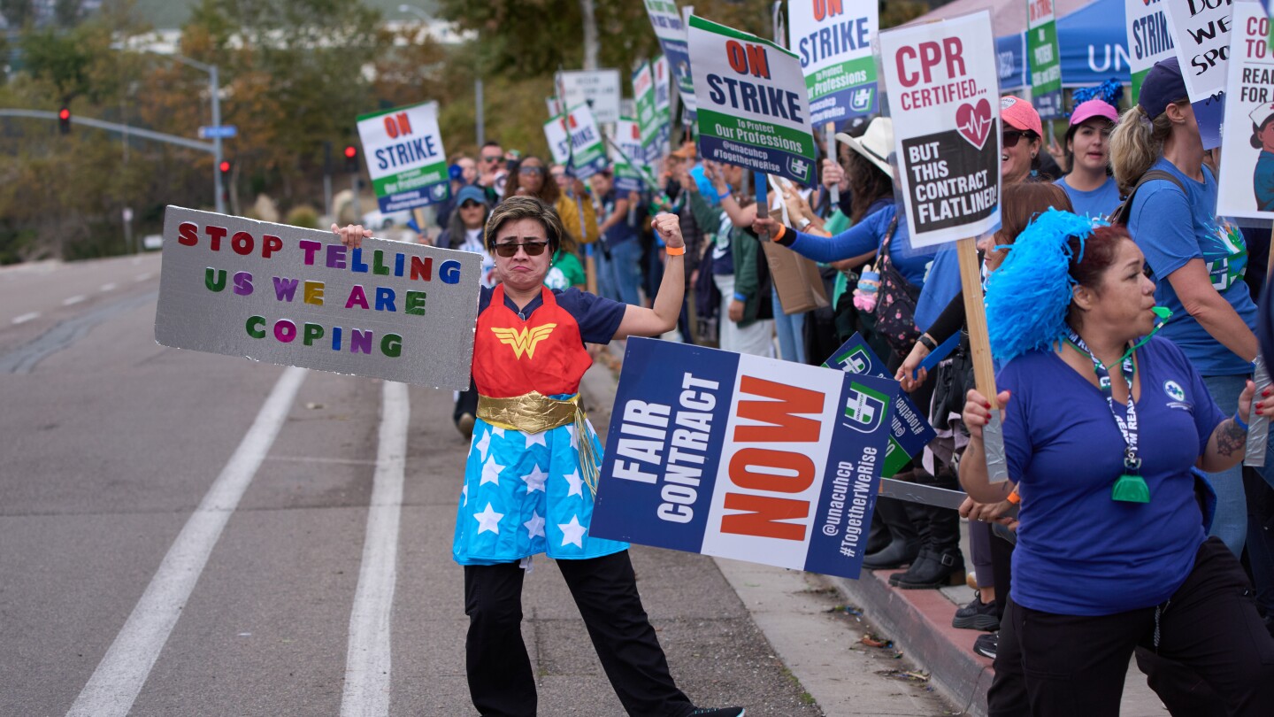 31,000-kaiser-permanente-nurses-and-other-health-care-workers-strike-for-better-wages-and-staffing