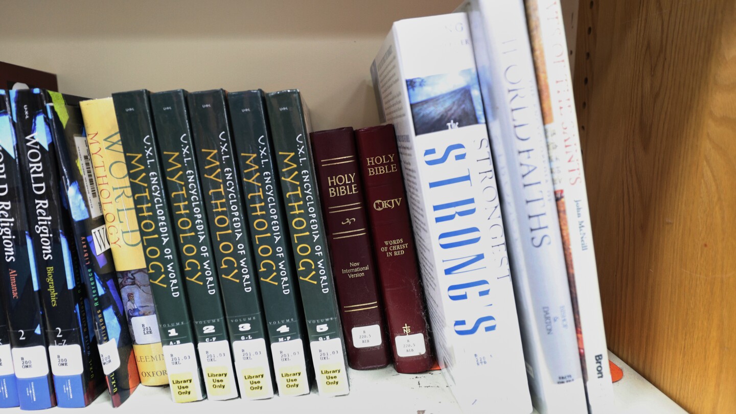 new-oklahoma-schools-superintendent-rescinds-mandate-for-bible-instruction-in-schools