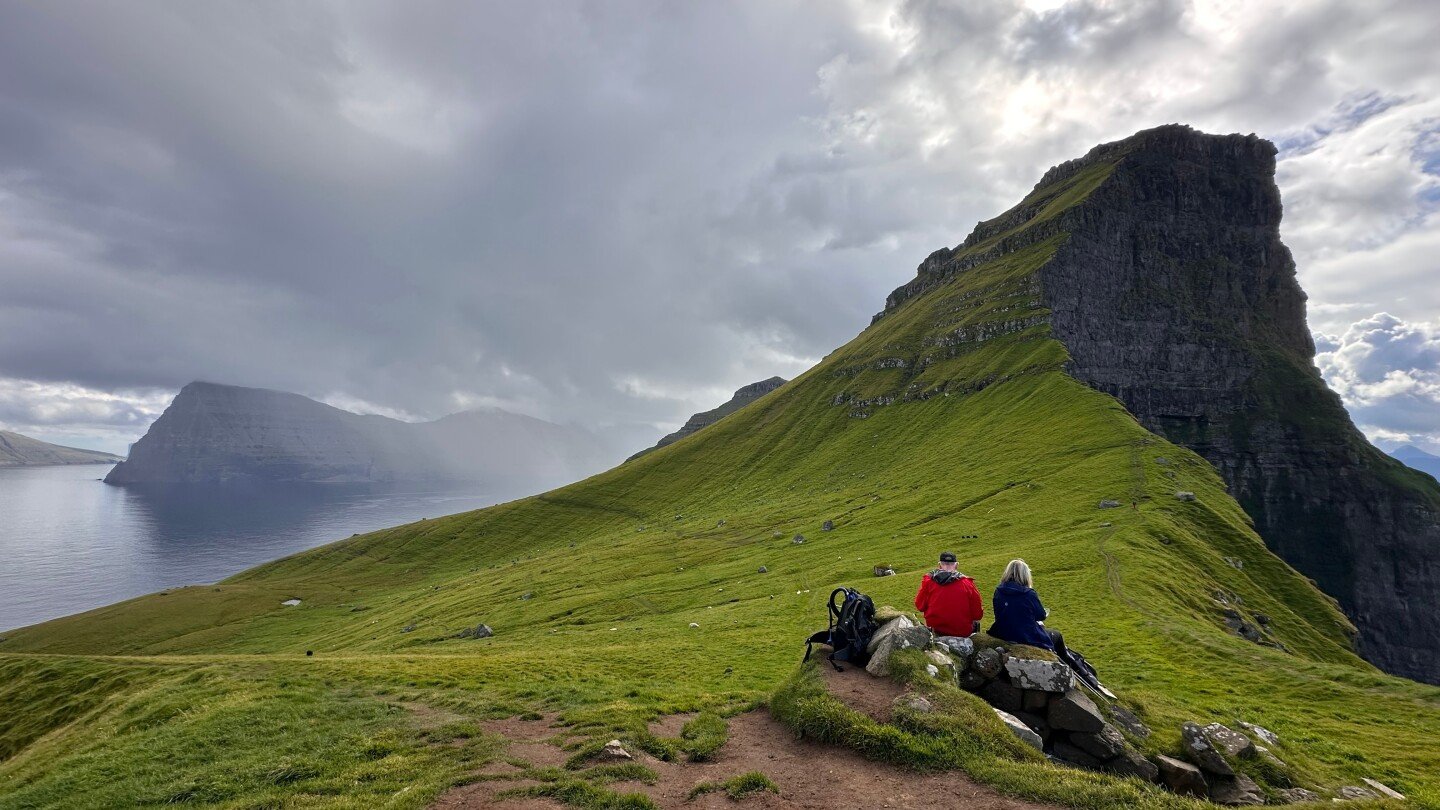take-a-‘stormcation’-in-the-dramatic-faroe-islands,-where-james-bond-died