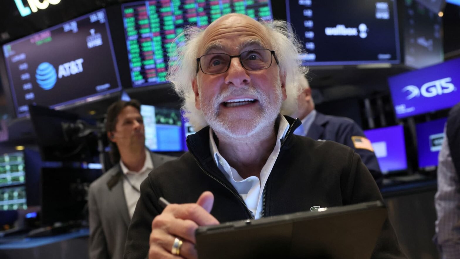 retail-traders’-incredible-support-of-the-stock-market-continues-with-biggest-options-volume-day-ever