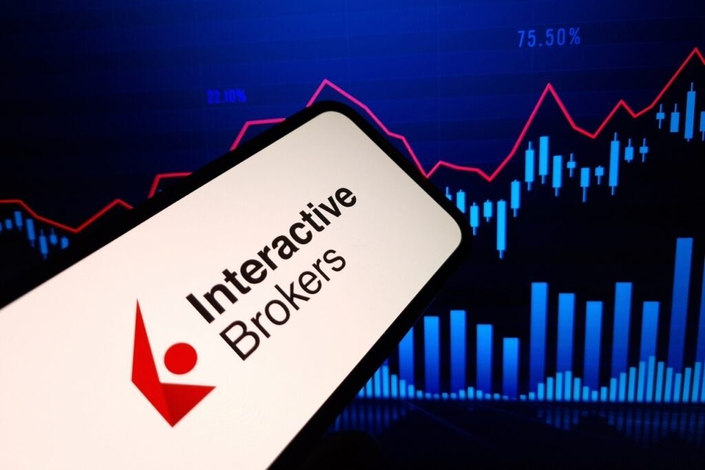 interactive-brokers-likely-to-report-higher-q3-earnings;-these-most-accurate-analysts-revise-forecasts-ahead-of-earnings-call-–-interactive-brokers-group-(nasdaq:ibkr)