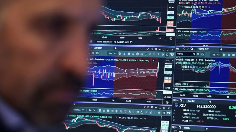 dow-falls-400-points-as-bank-stocks-tumble