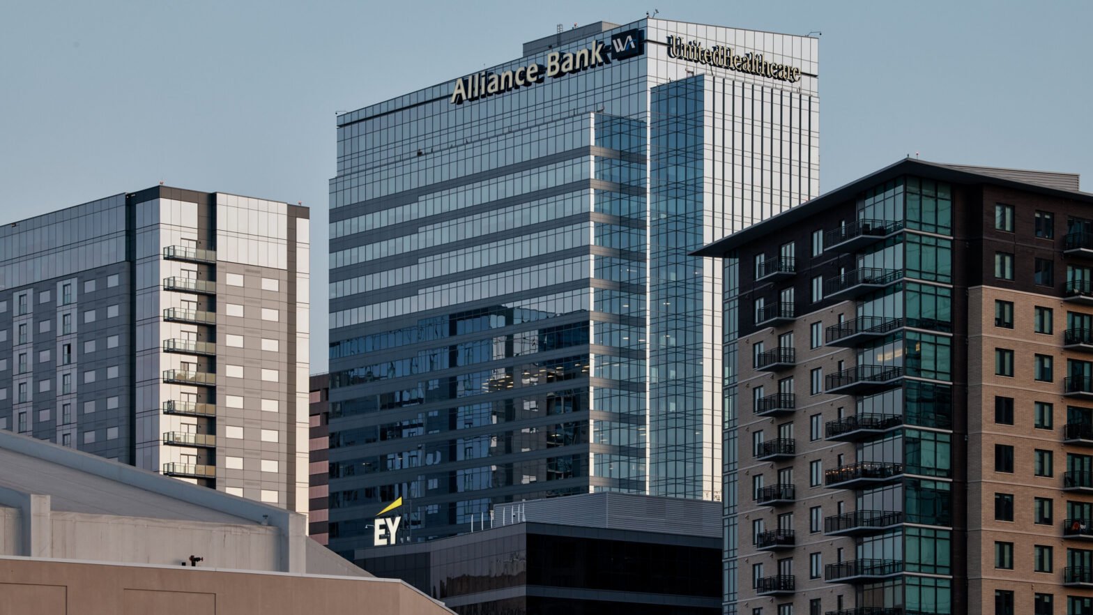 investors-shudder-at-signs-of-loan-trouble-in-banks