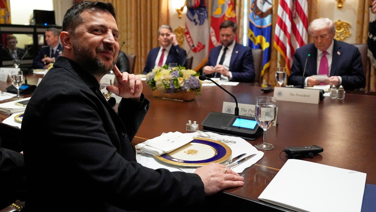 ahead-of-zelenskyy-meeting,-trump-shows-signs-he-might-not-be-ready-to-send-kyiv-tomahawk-missiles