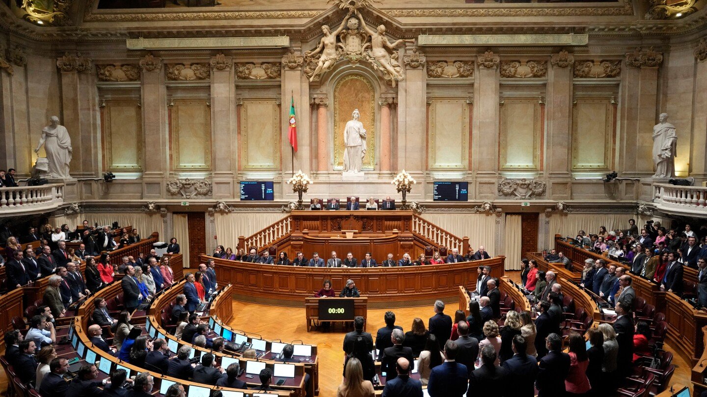 portuguese-parliament-approves-bill-banning-face-coverings-in-public