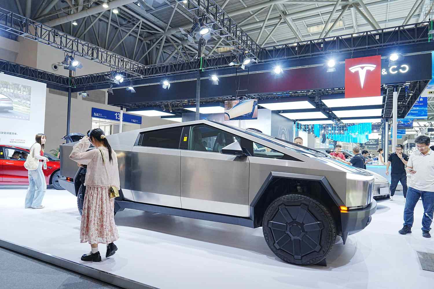 what-to-expect-in-markets-this-week:-cpi-inflation-data;-tesla,-netflix,-intel-earnings