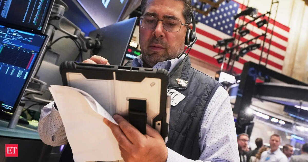 us-stock-market-prediction:-wall-street-‘fear-gauge’-hits-highest-level-in-6-months.-will-s&p-500,-dow-jones,-nasdaq-open-in-green?