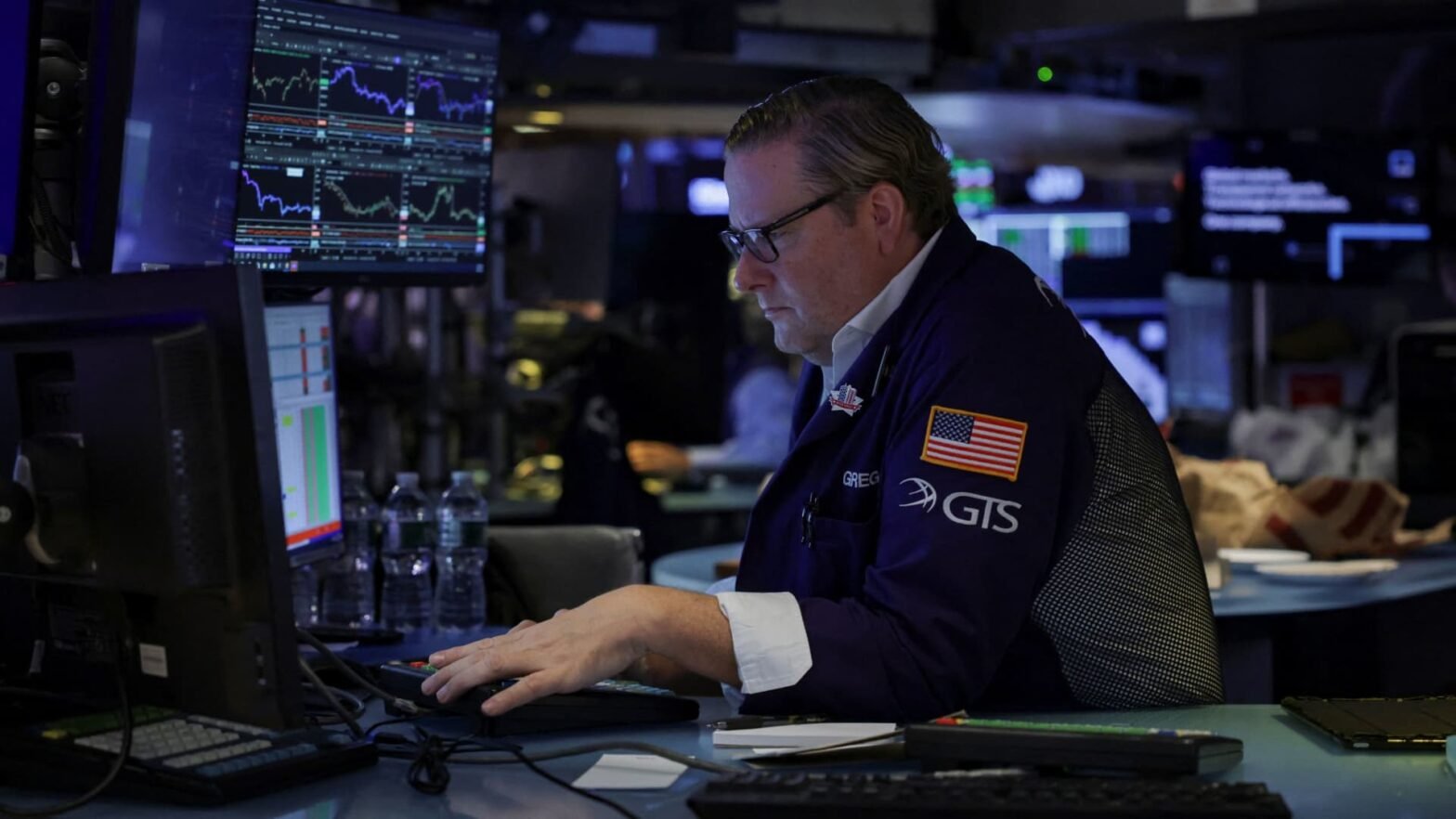 stock-futures-rise-ahead-of-big-earnings-week:-live-updates