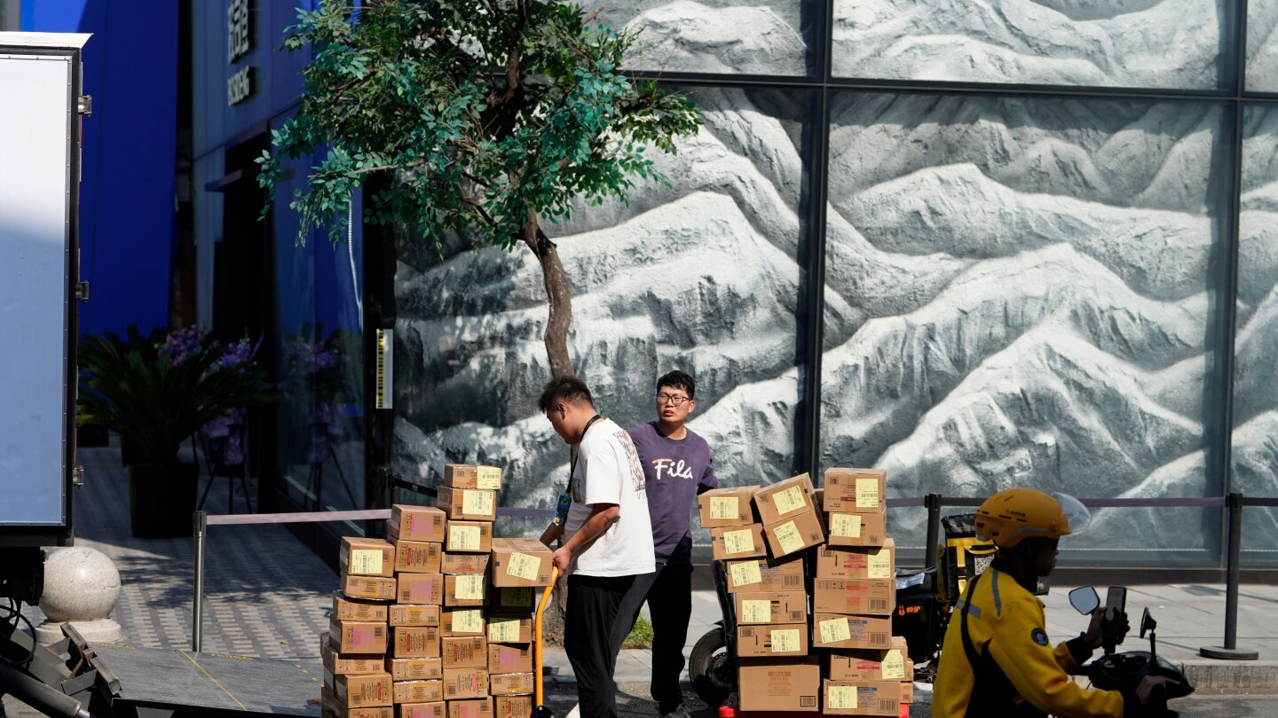 china-says-its-economy-slowed-to-a-4.8%-annual-pace-of-growth-in-the-last-quarter
