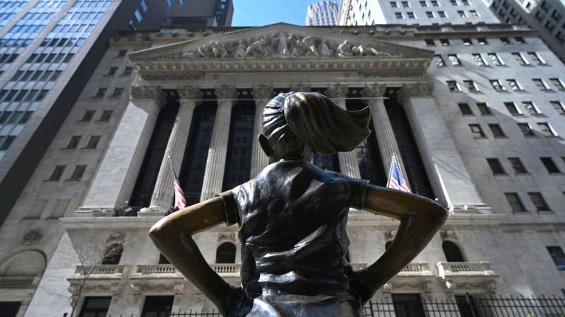 markets-are-volatile.-here’s-what-to-do-with-your-money