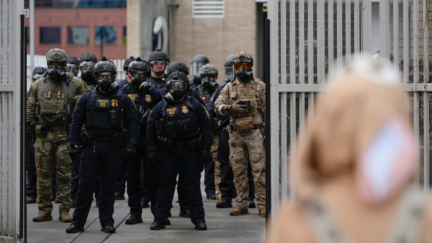 us-appeals-court-says-trump-can-take-command-of-oregon-troops-though-deployment-blocked-for-now