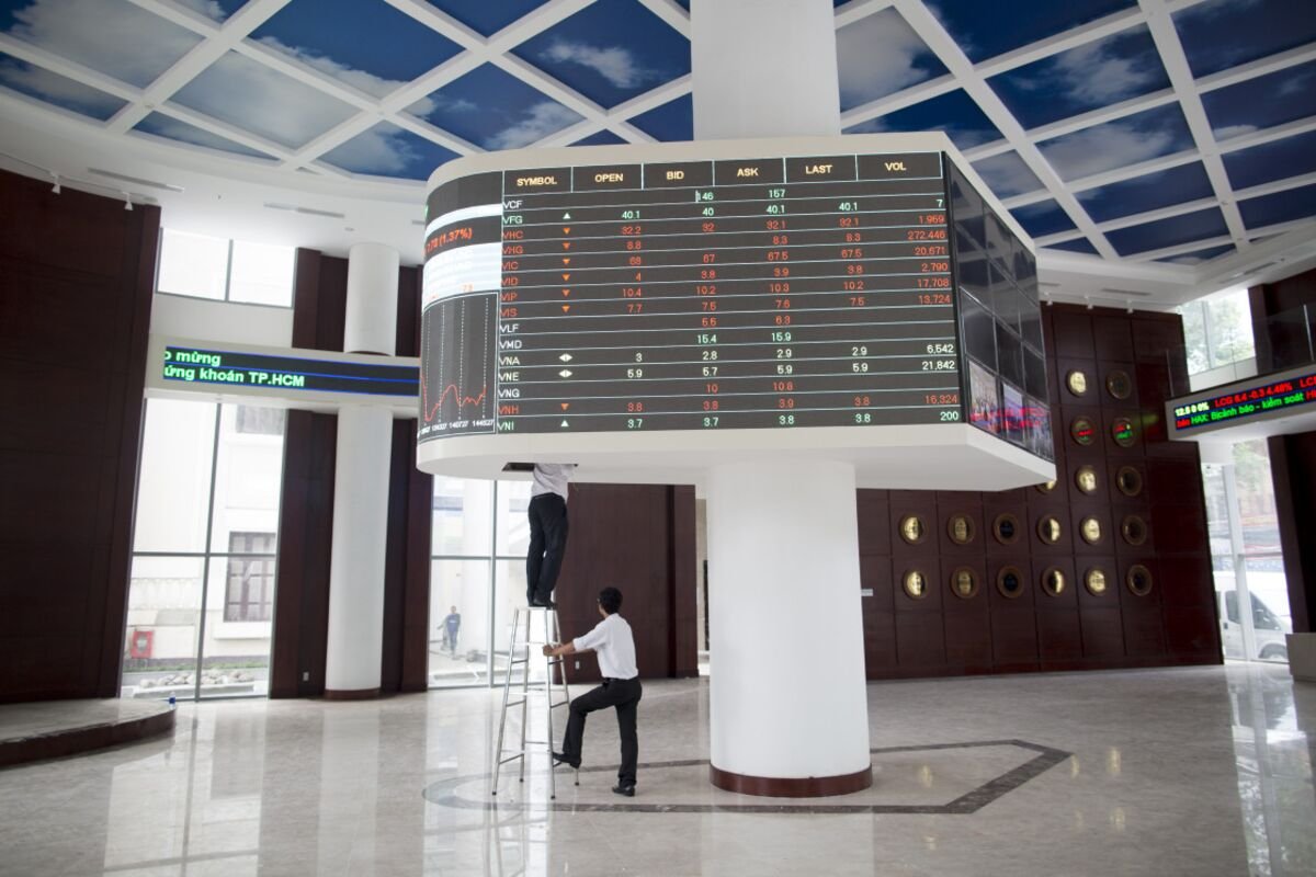 techcom-securities-rises-in-vietnam-trading-debut
