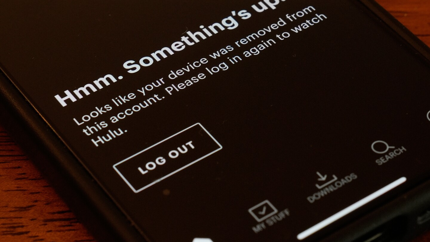 one-tech-tip:-how-to-prepare-for-outages-that-impact-our-online-lives,-from-banking-to-chatting-apps