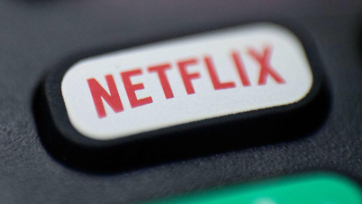 netflix-misses-q3-estimates,-earnings-outlook-stock-is-falling.