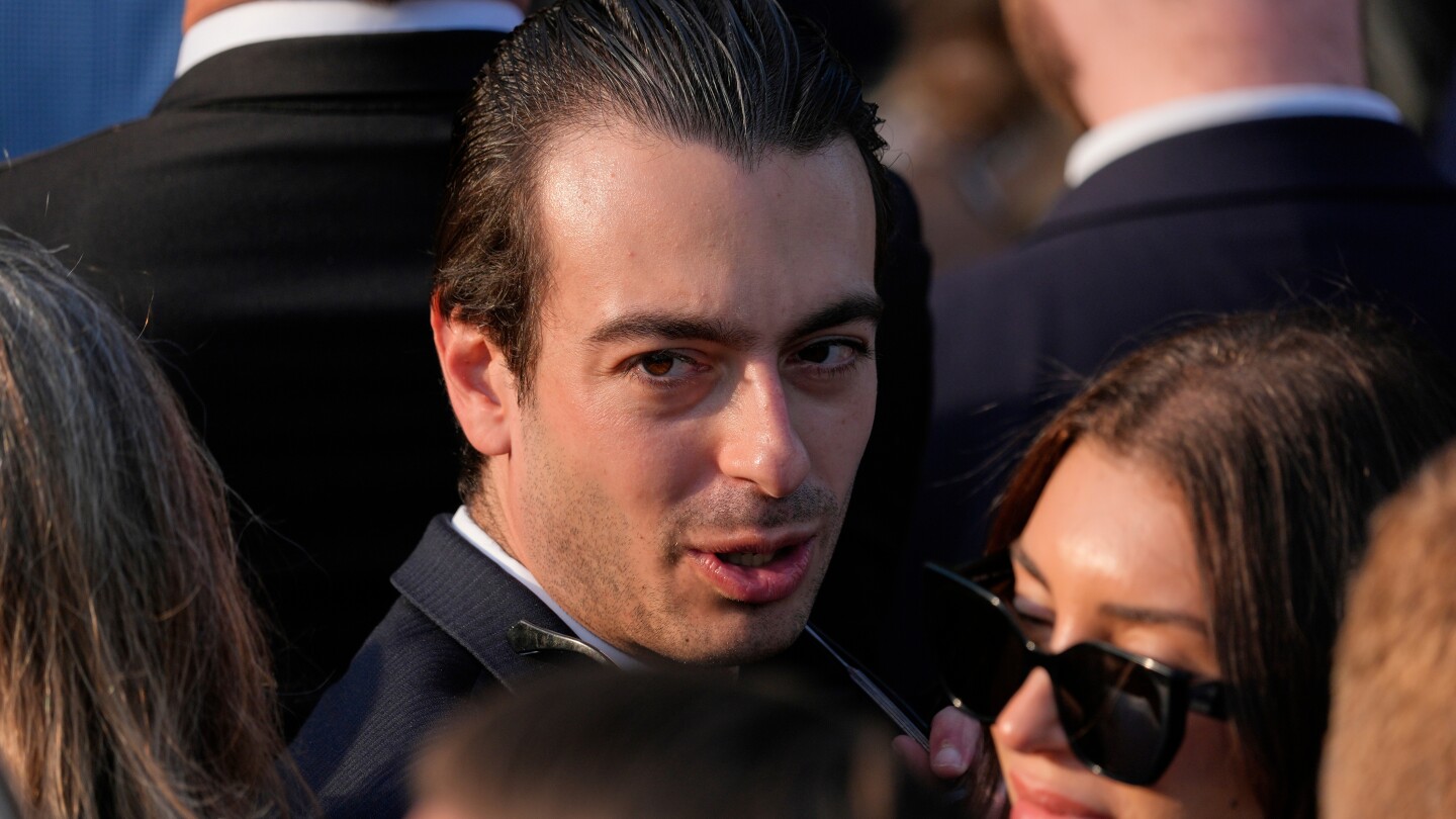 trump-pick-to-lead-federal-watchdog-agency-withdraws-after-offensive-text-messages-were-revealed