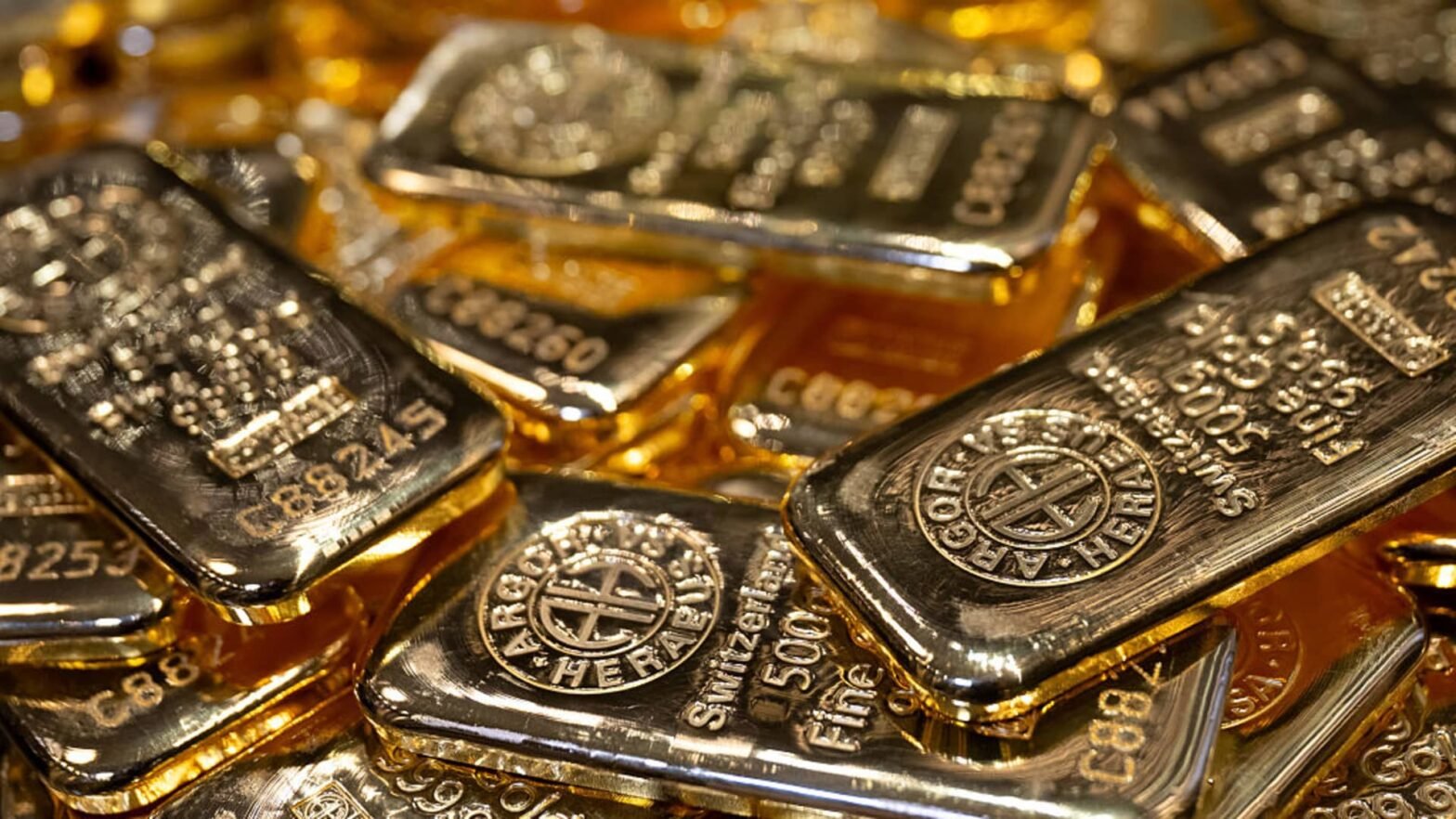 with-stock-market-concentration-risk-at-peak,-‘cash,-precious-metals,-and-crypto’-is-new-normal