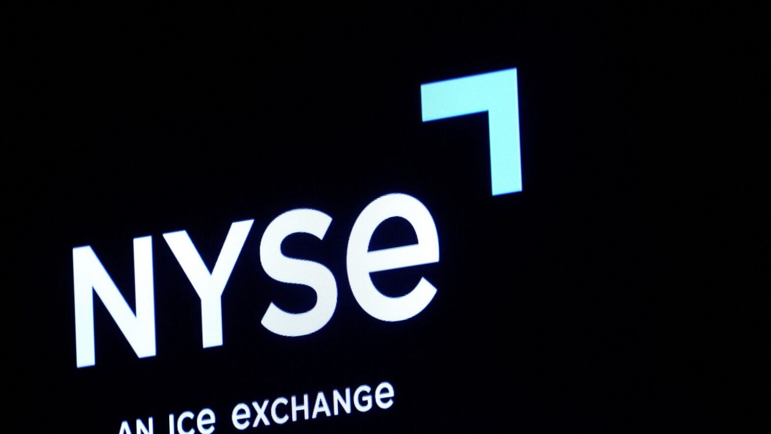 us-stock-market-today:-wall-street-subdued-amid-mixed-earnings,-inflation-data-in-focus