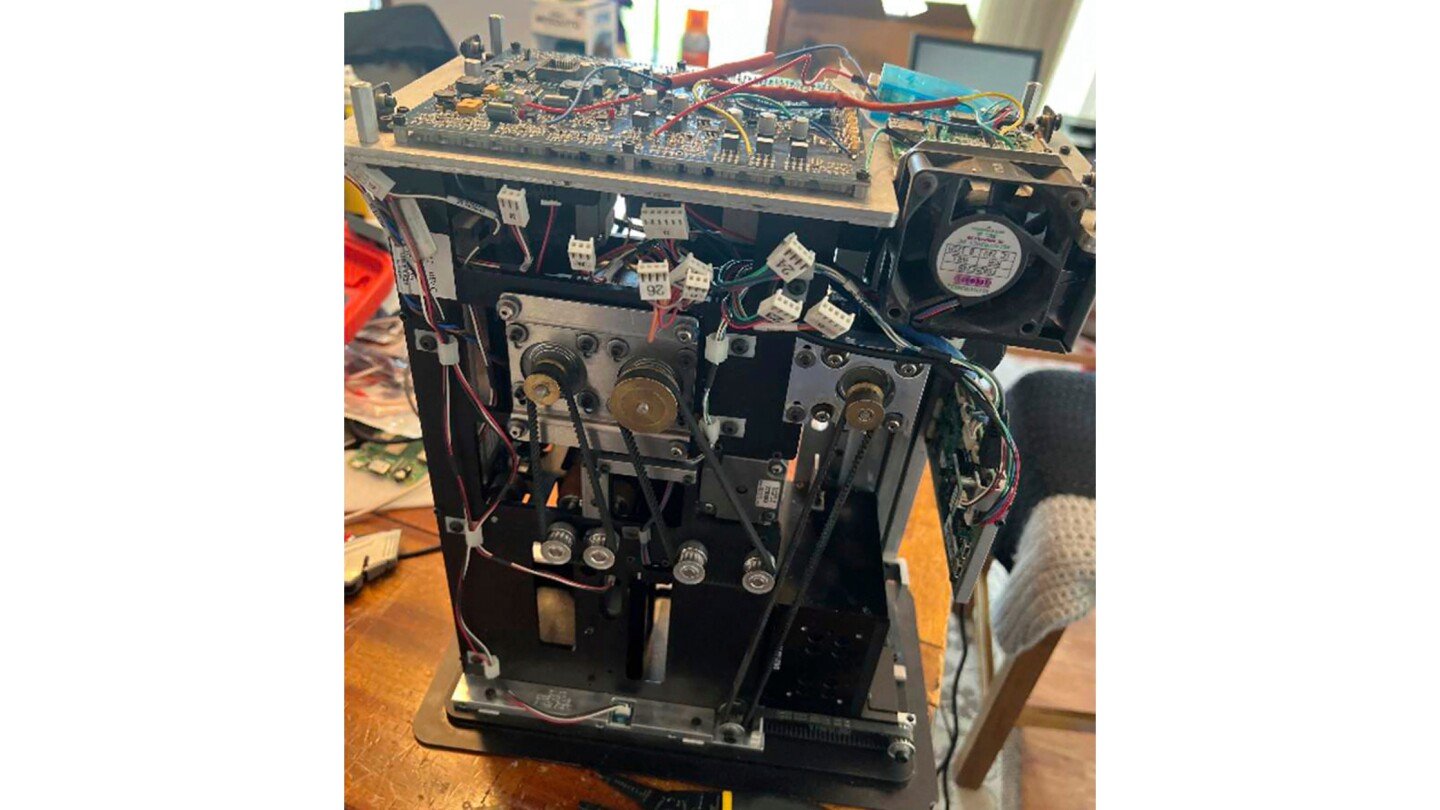 how-cheaters-rigged-high-stakes-poker-games-with-the-mob-and-sports-pros,-according-to-authorities