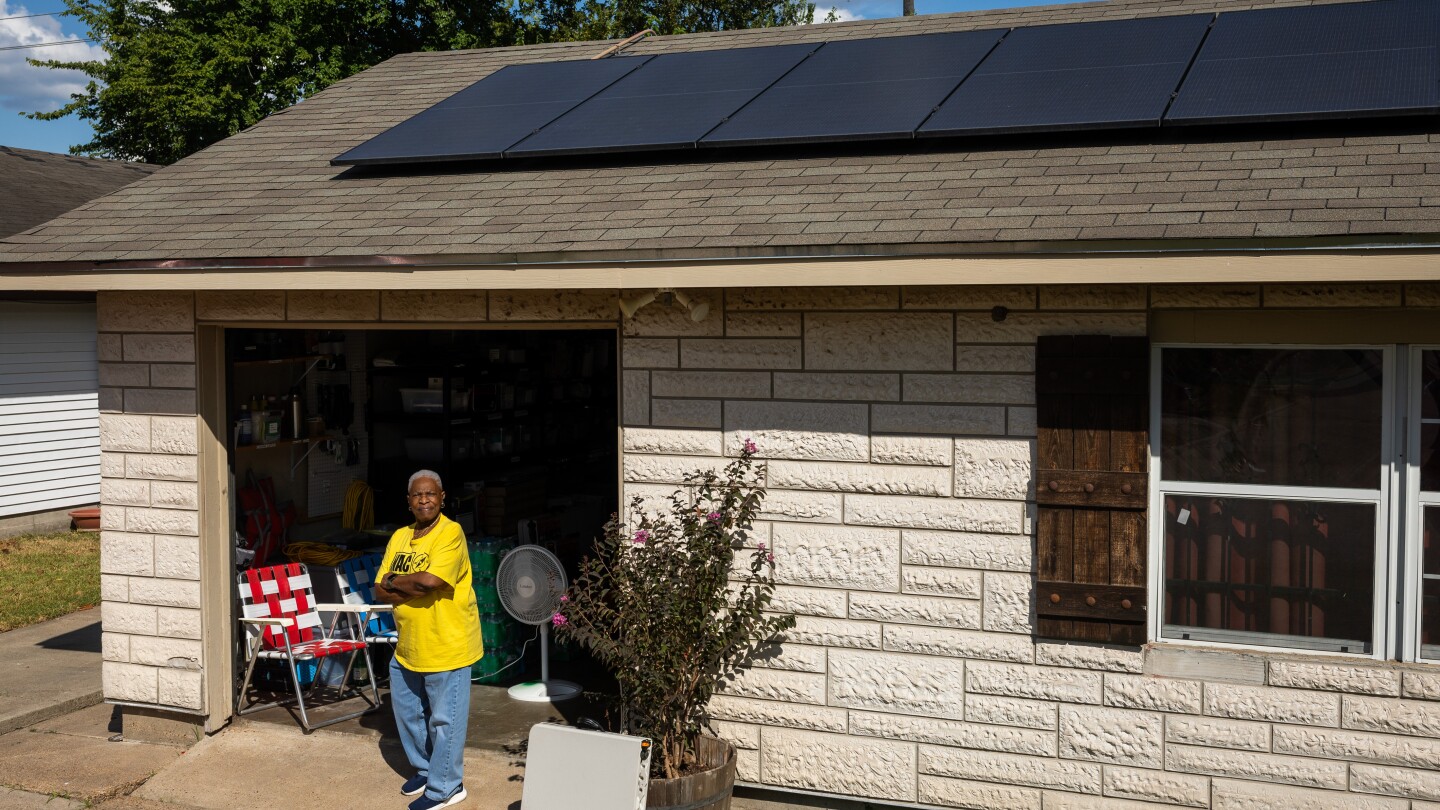 lacking-community-resilience-centers,-houston-neighbors-opt-for-solar-powered-‘hub-homes’