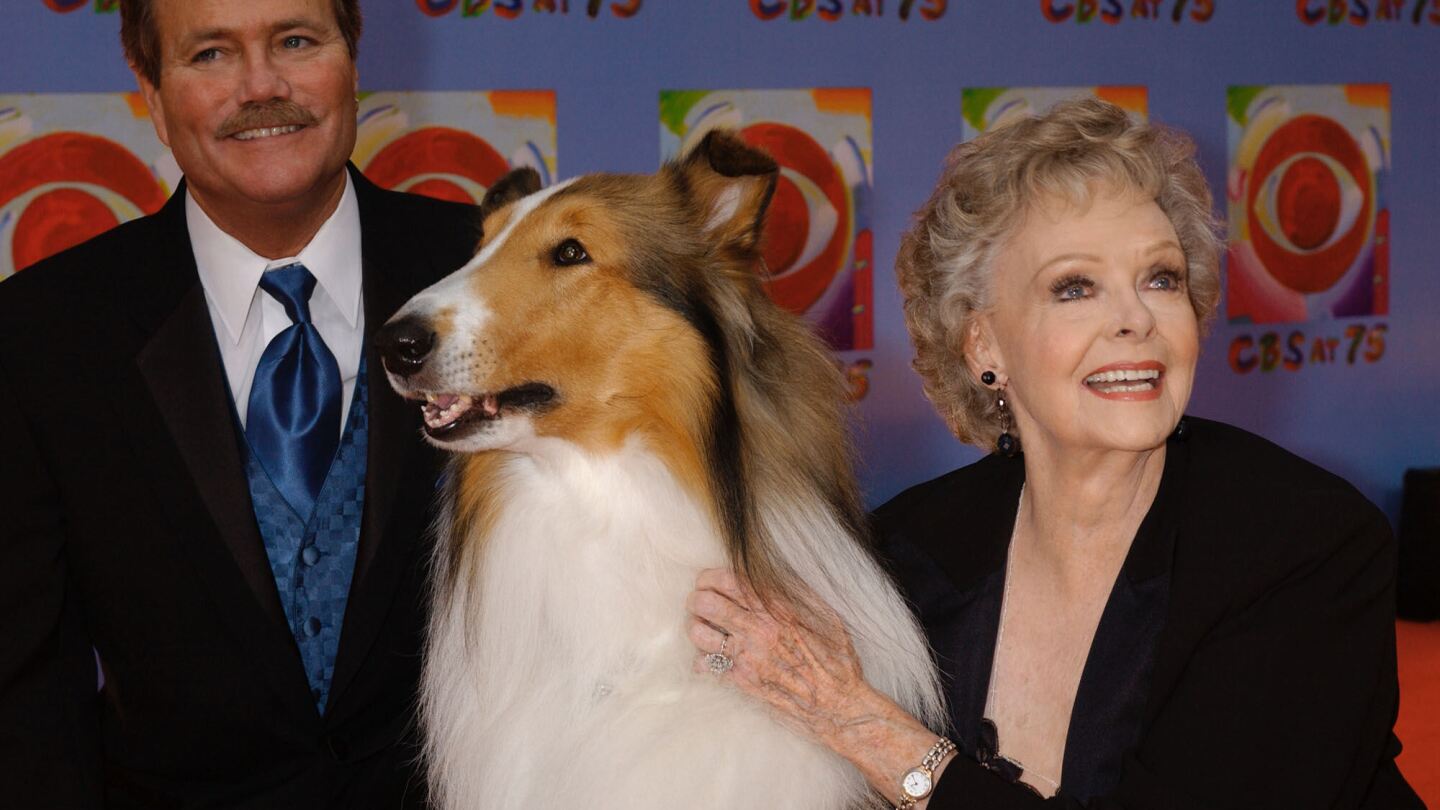 june-lockhart,-beloved-mother-figure-from-‘lassie’-and-‘lost-in-space,’-dies-at-100