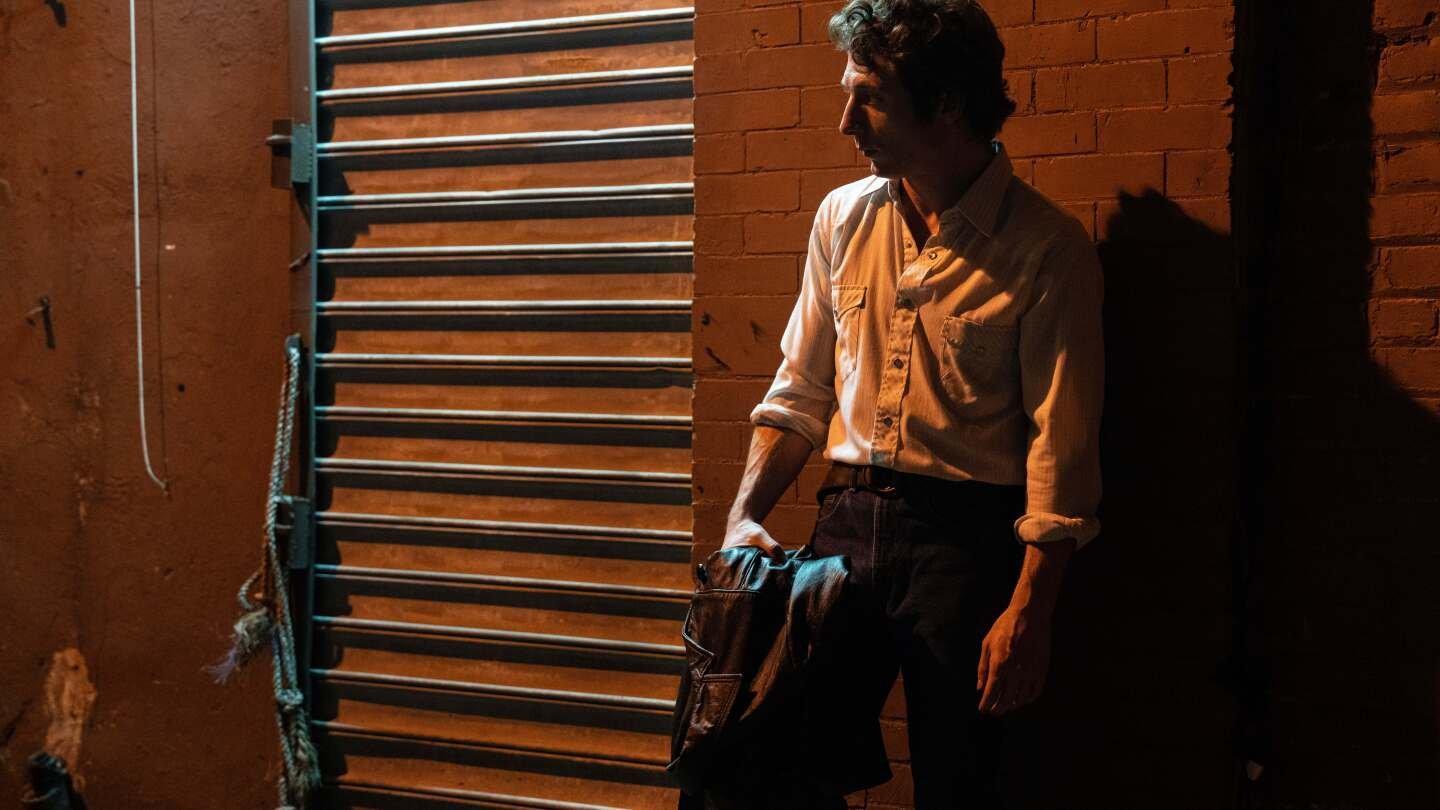 ‘chainsaw-man’-anime-film-topples-springsteen-biopic-and-‘black-phone-2’-at-the-box-office