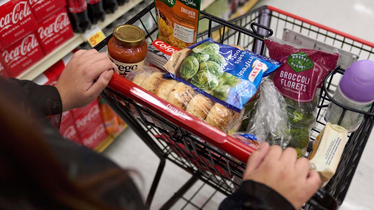 trump-administration-posts-notice-that-no-federal-food-aid-will-go-out-nov.-1