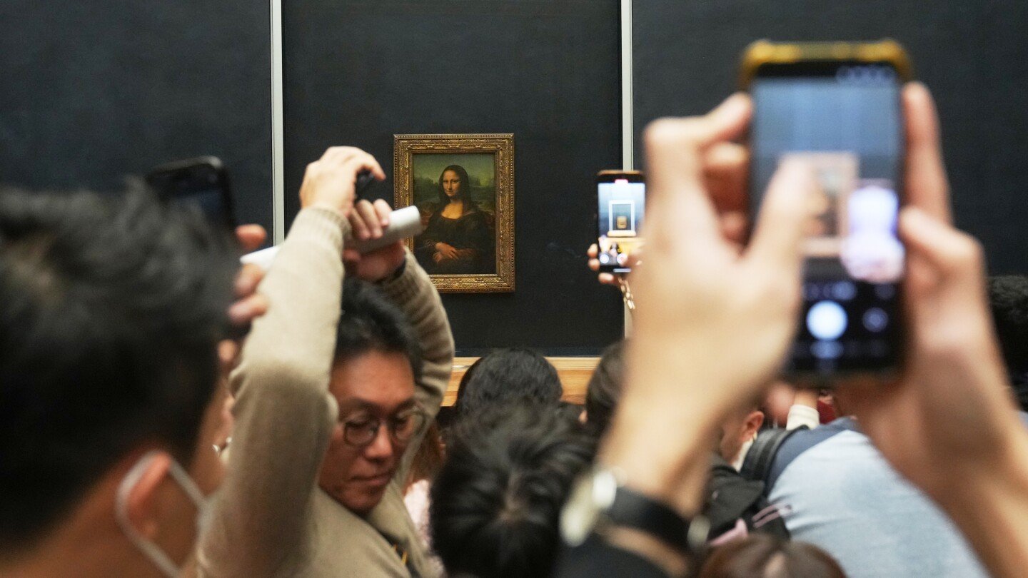 the-$100-million-louvre-theft-could-make-france’s-stolen-crown-jewels-as-famous-as-the-mona-lisa