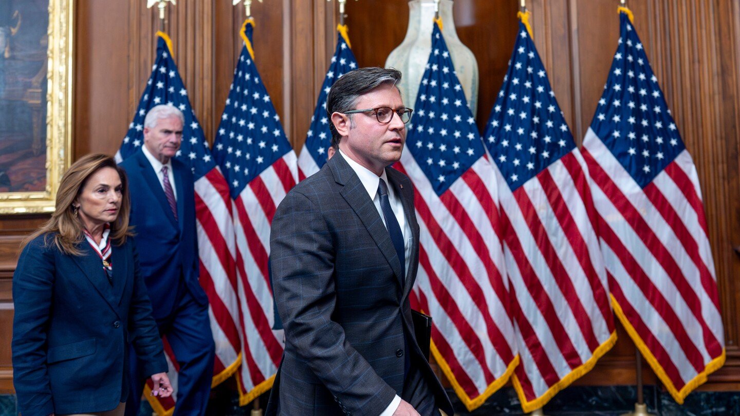 republicans-grapple-with-voter-frustration-over-rising-health-care-premiums