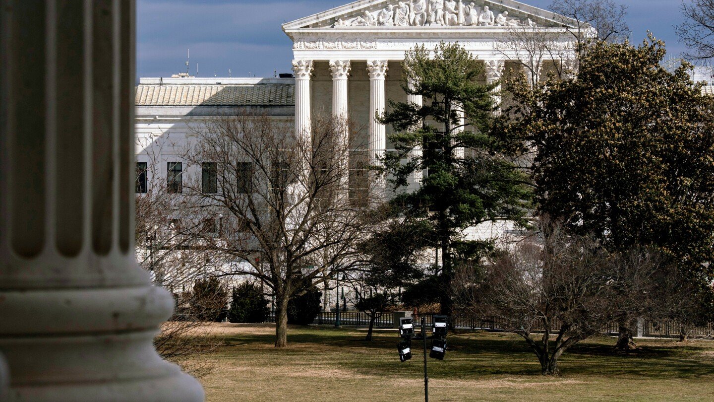 trump-administration-asks-the-supreme-court-to-allow-it-to-fire-head-of-us-copyright-office