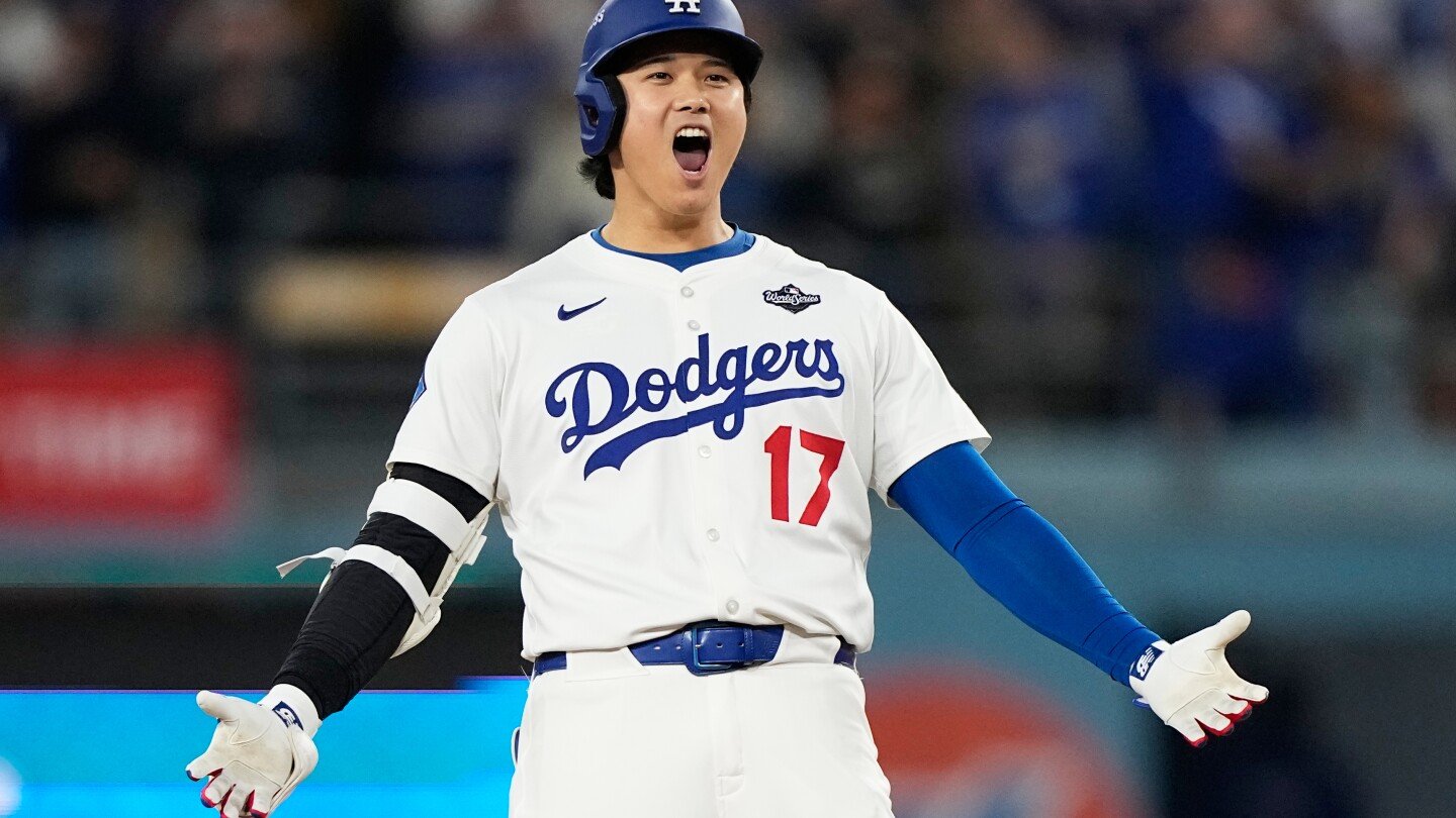 another-big-sho:-ohtani-homers-and-delivers-3-extra-base-hits-early-in-world-series-game-3