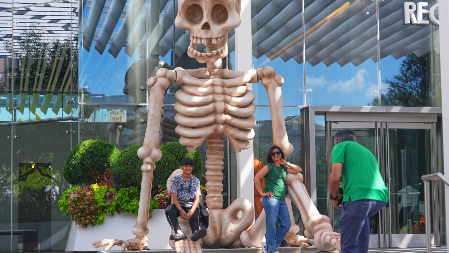 how-americans-will-be-celebrating-halloween,-according-to-a-new-ap-norc-poll
