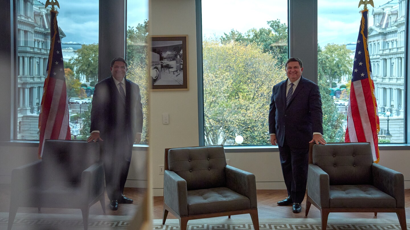 the-east-wing-demolition-was-‘jarring.’-but-a-white-house-history-buff-sees-a-silver-lining