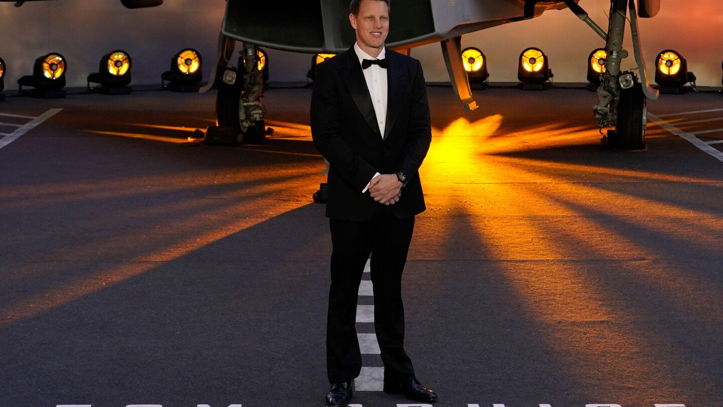 paramount-to-lay-off-2,000-employees-shortly-after-its-merger-with-skydance