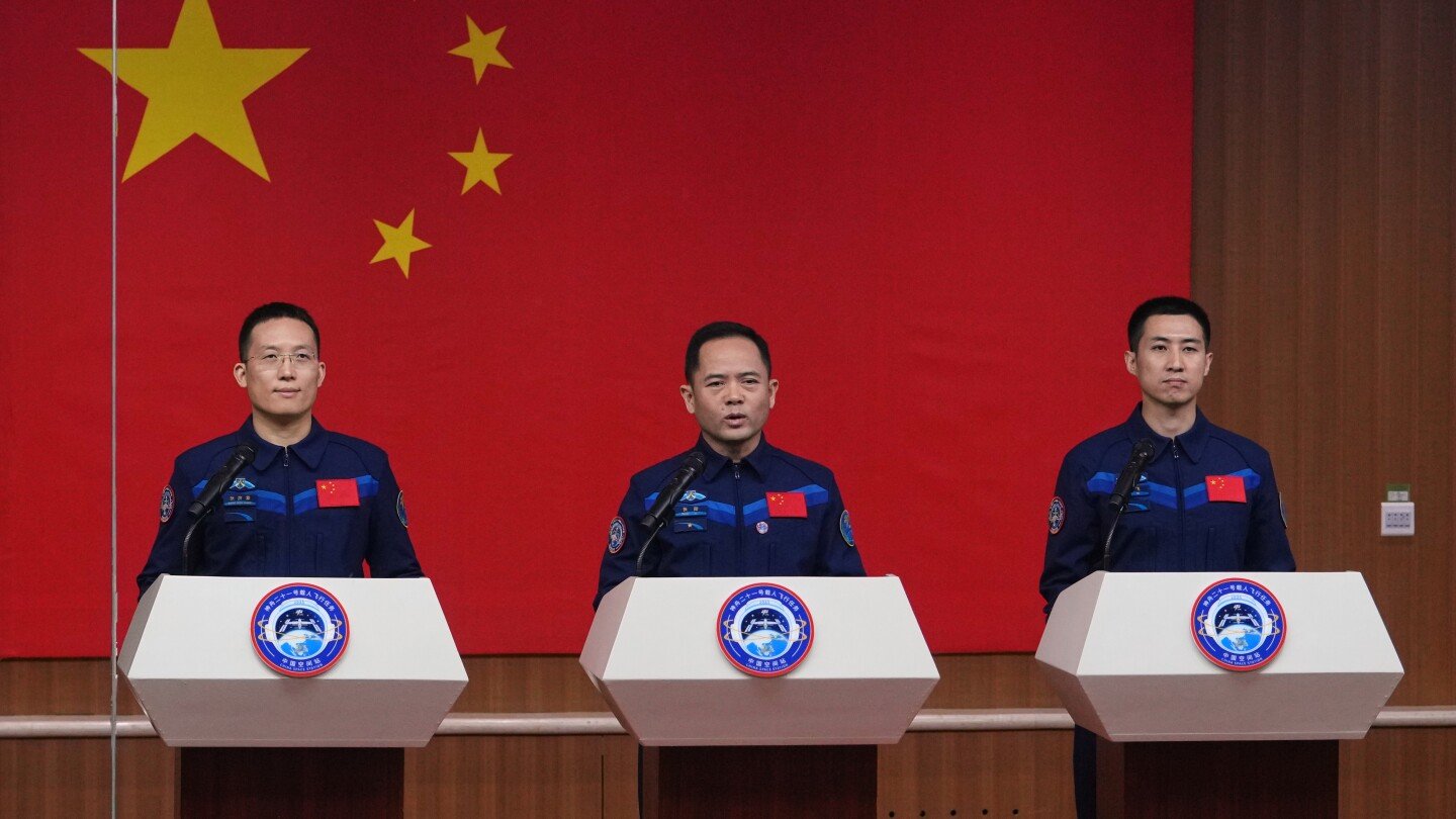 china-says-it’s-on-track-to-land-astronauts-on-the-moon-by-2030-ahead-of-space-station-mission