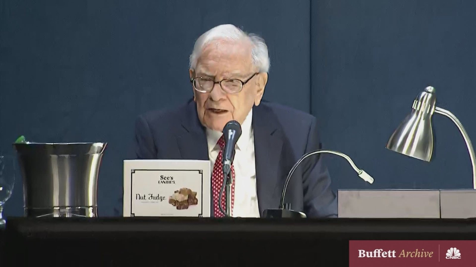 Buffett: Prospect of higher tax rate in the future made sale of Apple shares more attractive now