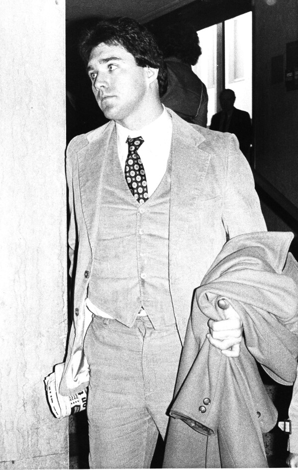 Rick Kuhn leaves Brooklyn New York Federal Court, Feb. 5, 1982 after receiving a 10-year sentence for his part in a conspiracy to fix games in the team's 1978-1979 season. (AP Photo/Ron Frehm)