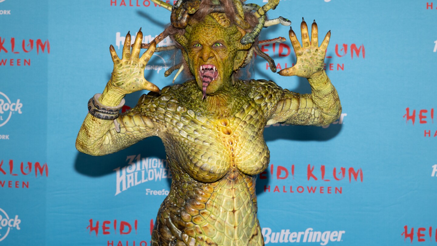 heidi-klum-reveals-her-much-anticipated-2025-halloween-costume