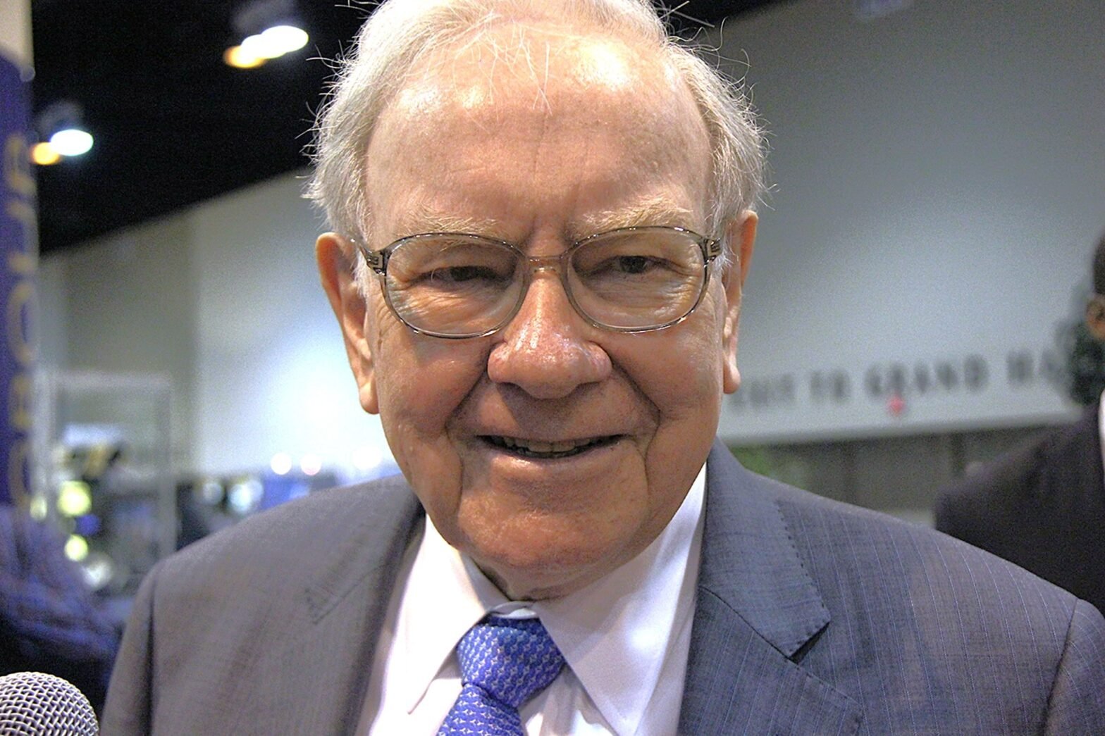 warren-buffett-just-hit-the-sell-button-for-$41-billion.-is-the-oracle-of-omaha-losing-faith-in-the-stock-market?