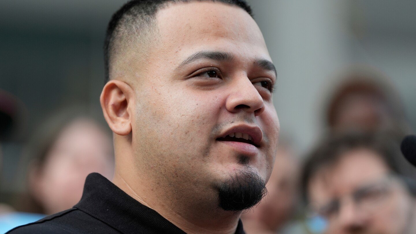 after-mistaken-deportation,-abrego-garcia-fights-smuggling-charges.-here’s-what-to-know