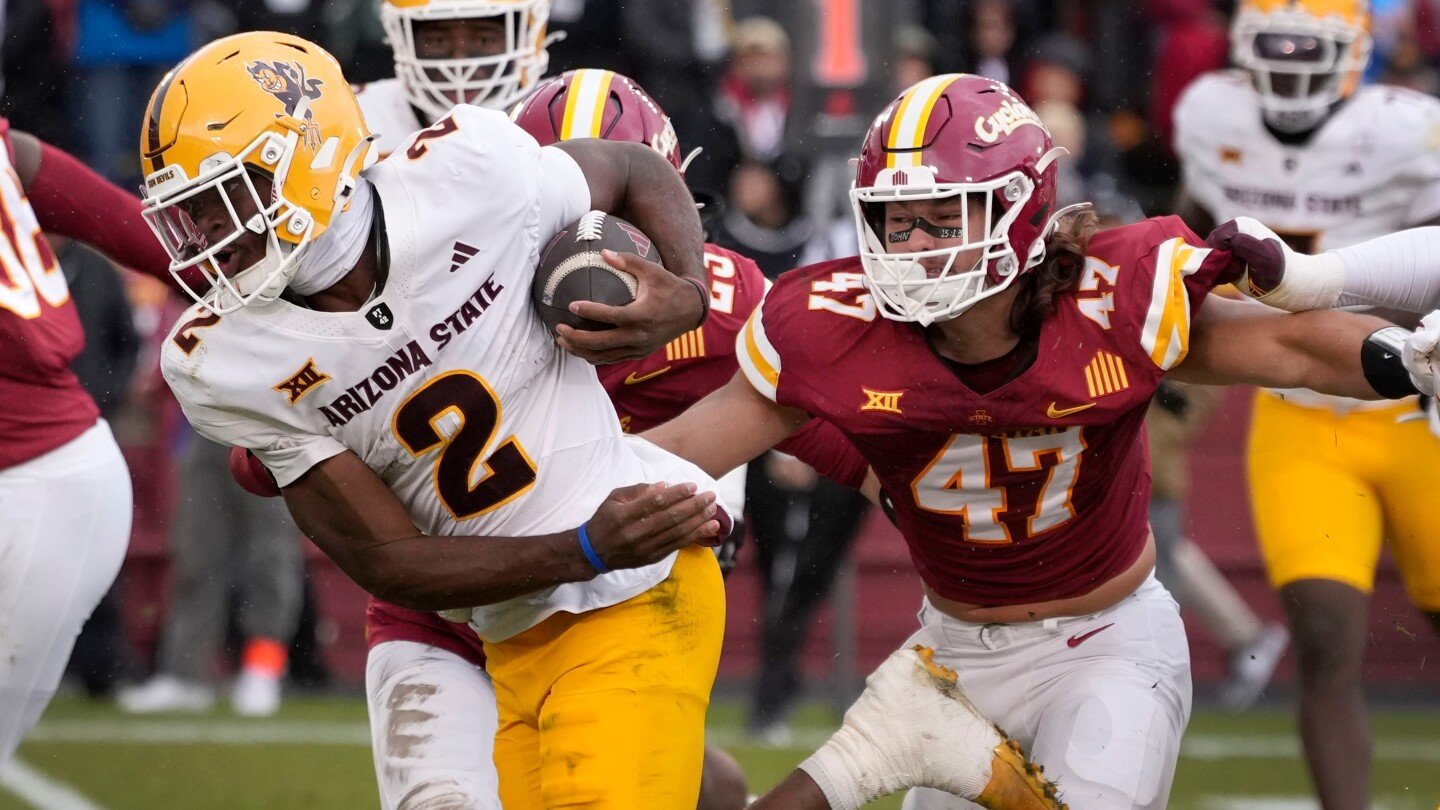 ap-player-of-week:-jeff-sims-sets-arizona-state-qb-rushing-record-with-228-yards-against-iowa-state