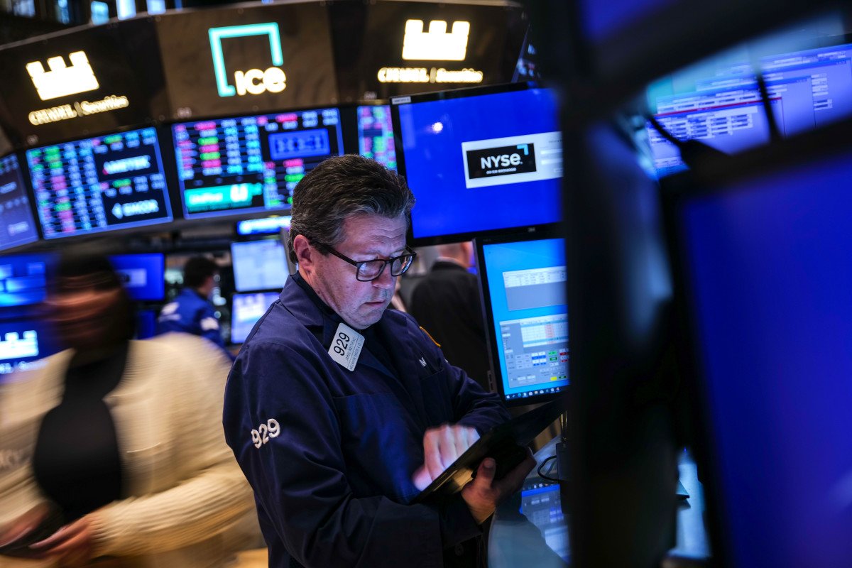 stock-market-today:-us.-stocks-sag-as-rally-hopes-fade,-gov’t-shutdown-ties-record