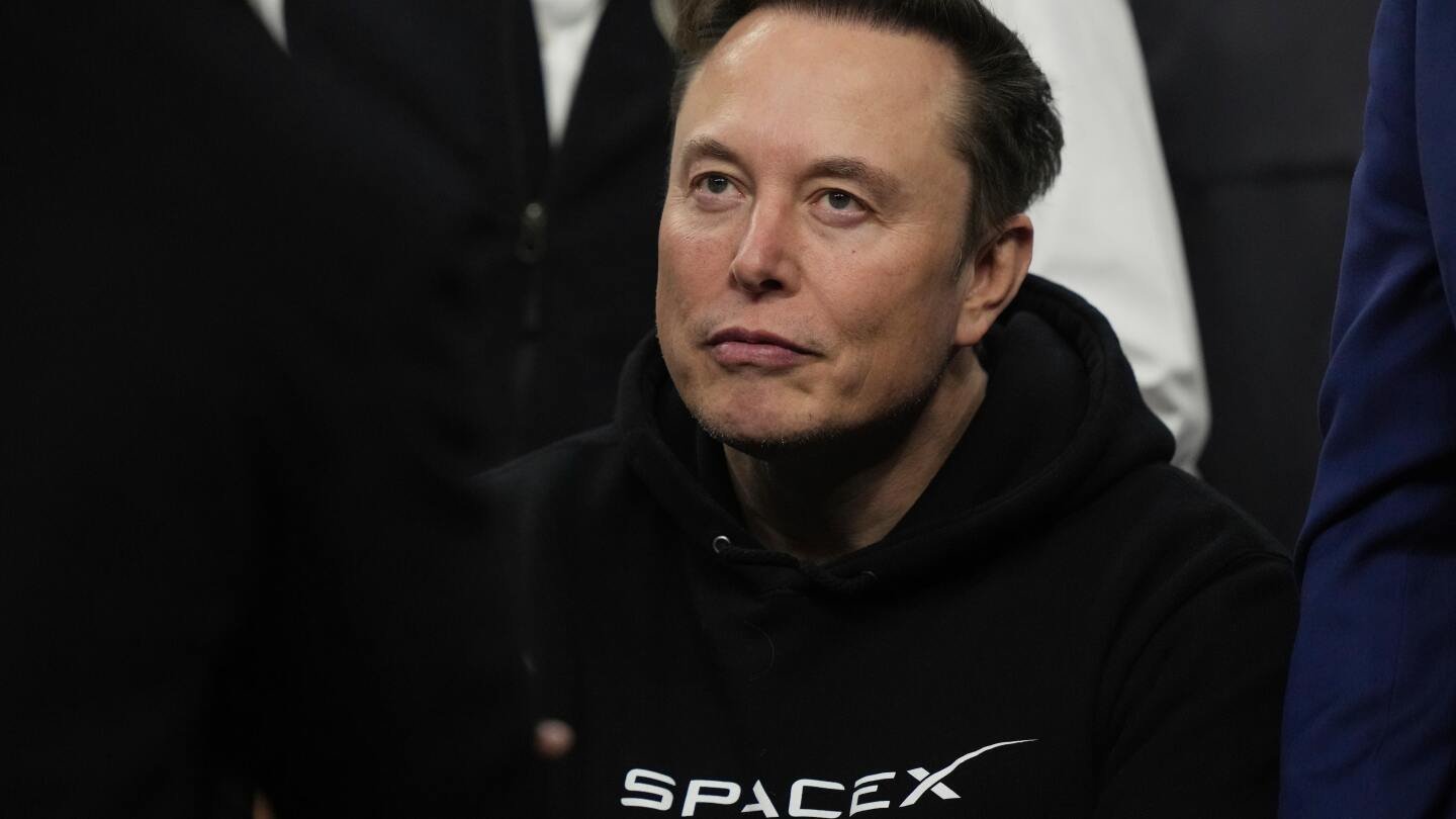 big-tesla-investor-will-vote-against-musk’s-massive-pay-package