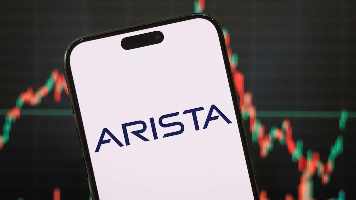 arista-stock-falls-on-weak-outlook,-trex-plunges-on-earnings