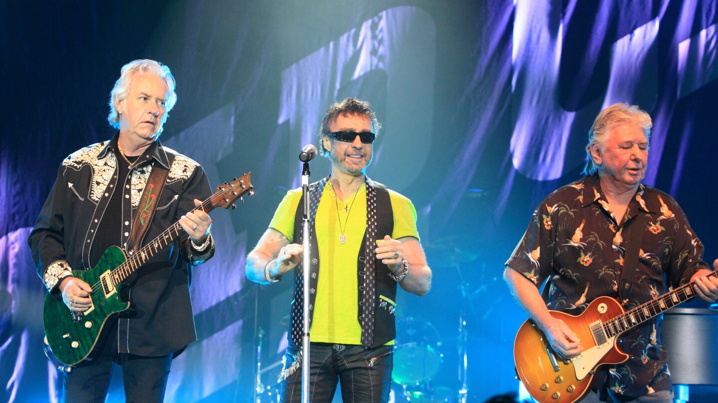 bad-company,-one-of-rock’s-supergroups,-pushes-the-doors-open-at-the-rock-&-roll-hall-of-fame